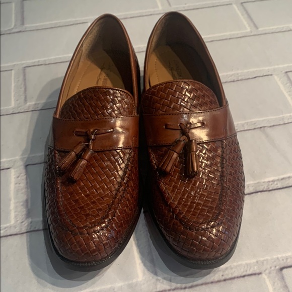 NWOT Johnston & Murphy Brown Tassel Loafers with Woven Design - Picture 1 of 11